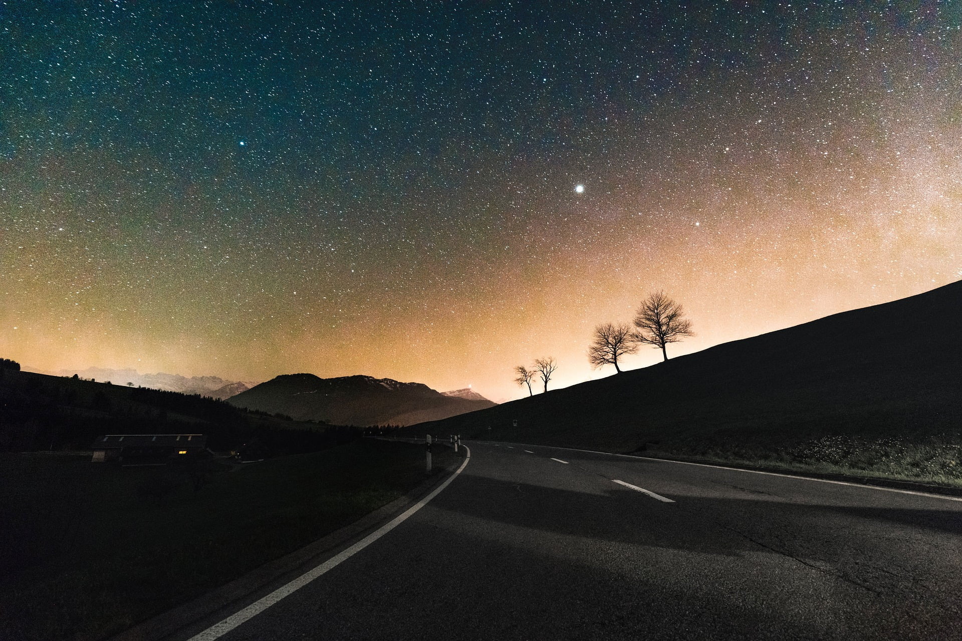 snelweg tijdens nacht