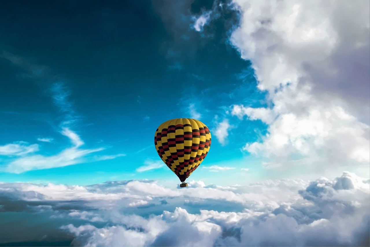 luchtballon in de lucht - vrijheid ervaren